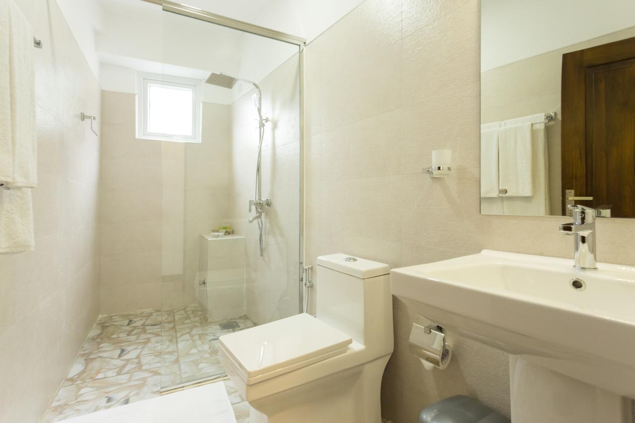 קנדי Sandriana Lake View Hotel מראה חיצוני תמונה