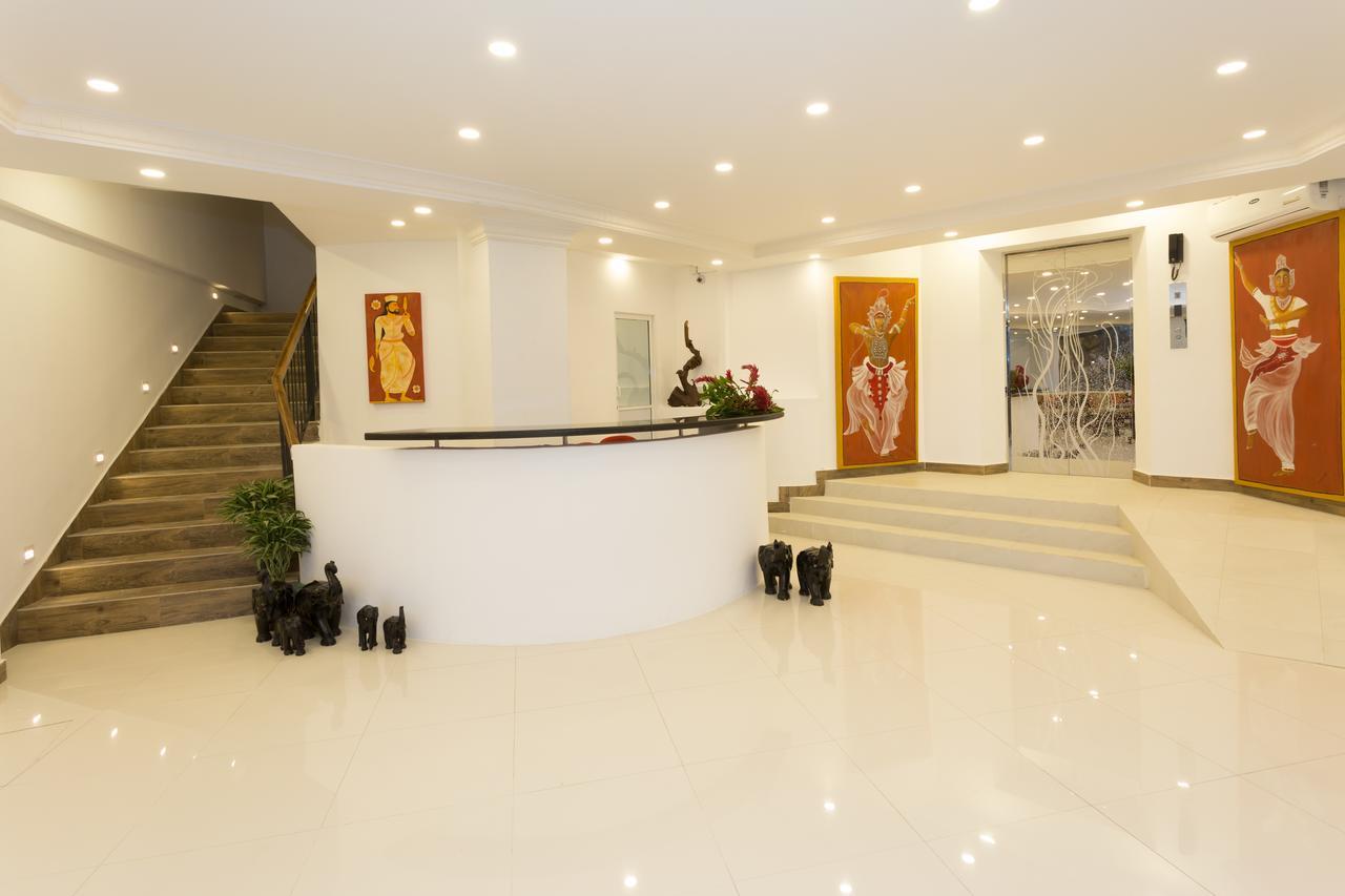 קנדי Sandriana Lake View Hotel מראה חיצוני תמונה