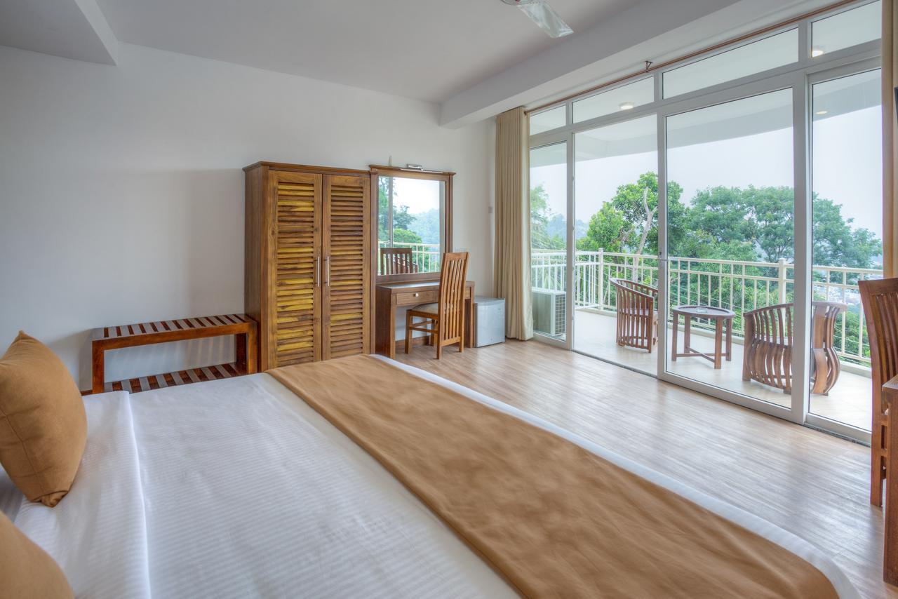 קנדי Sandriana Lake View Hotel מראה חיצוני תמונה